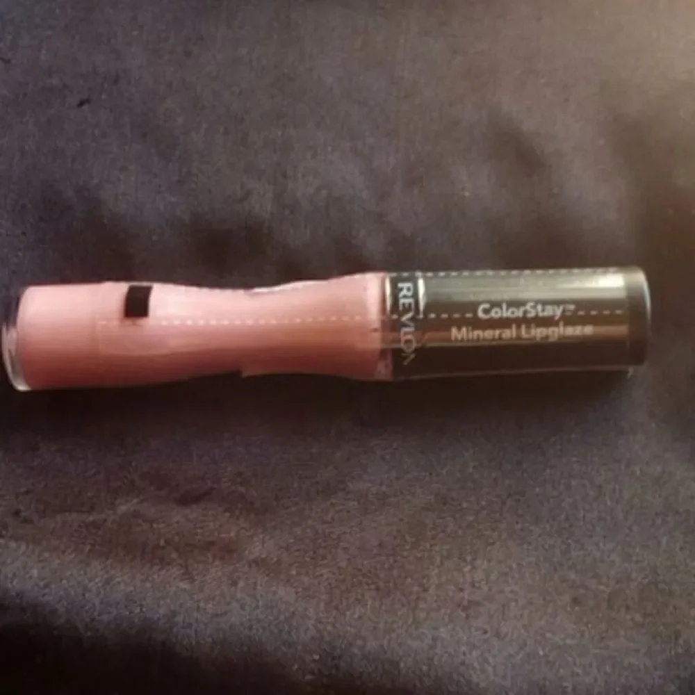 REVLON COLOR STAY MINERAL LIP GLAZE